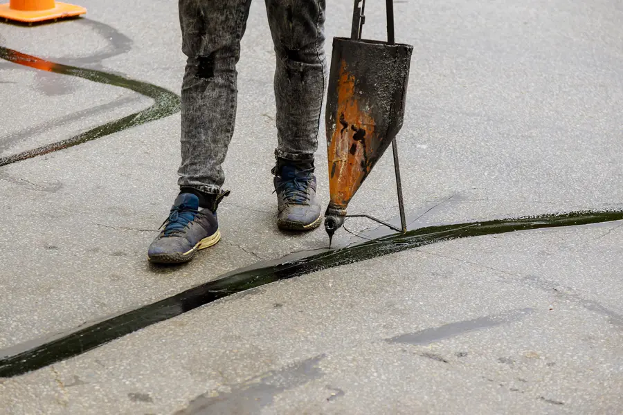How Asphalt Contractors Prepare Surfaces For Sealcoating in Kings Beach, CA How Asphalt Contractors Prepare Surfaces For Sealcoating in Kings Beach, CA